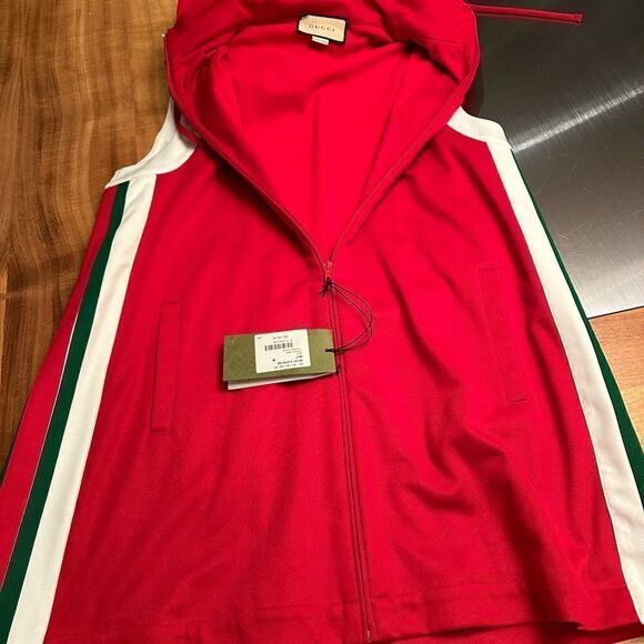 NWT- GUCCI red sleeveless hoodie dress with green and white stripes. Size medium - Picture 1 of 17